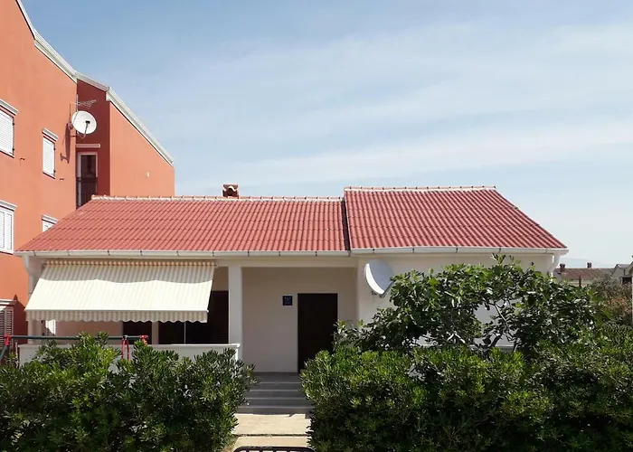 Luce Nyaraló Povljana